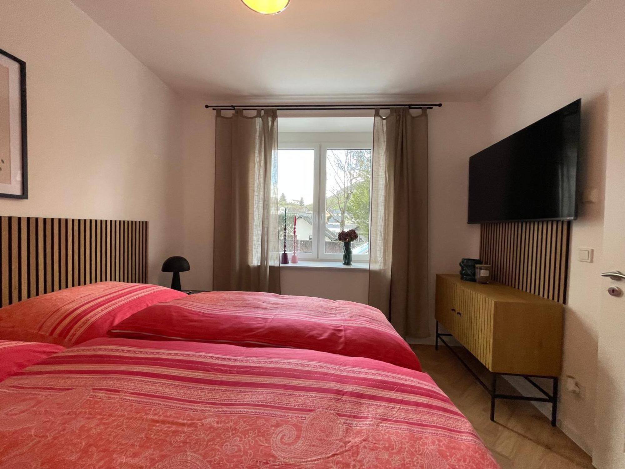 Luxurioese Ferienwohnung Mit Wellness Oase Saarburg Exteriör bild