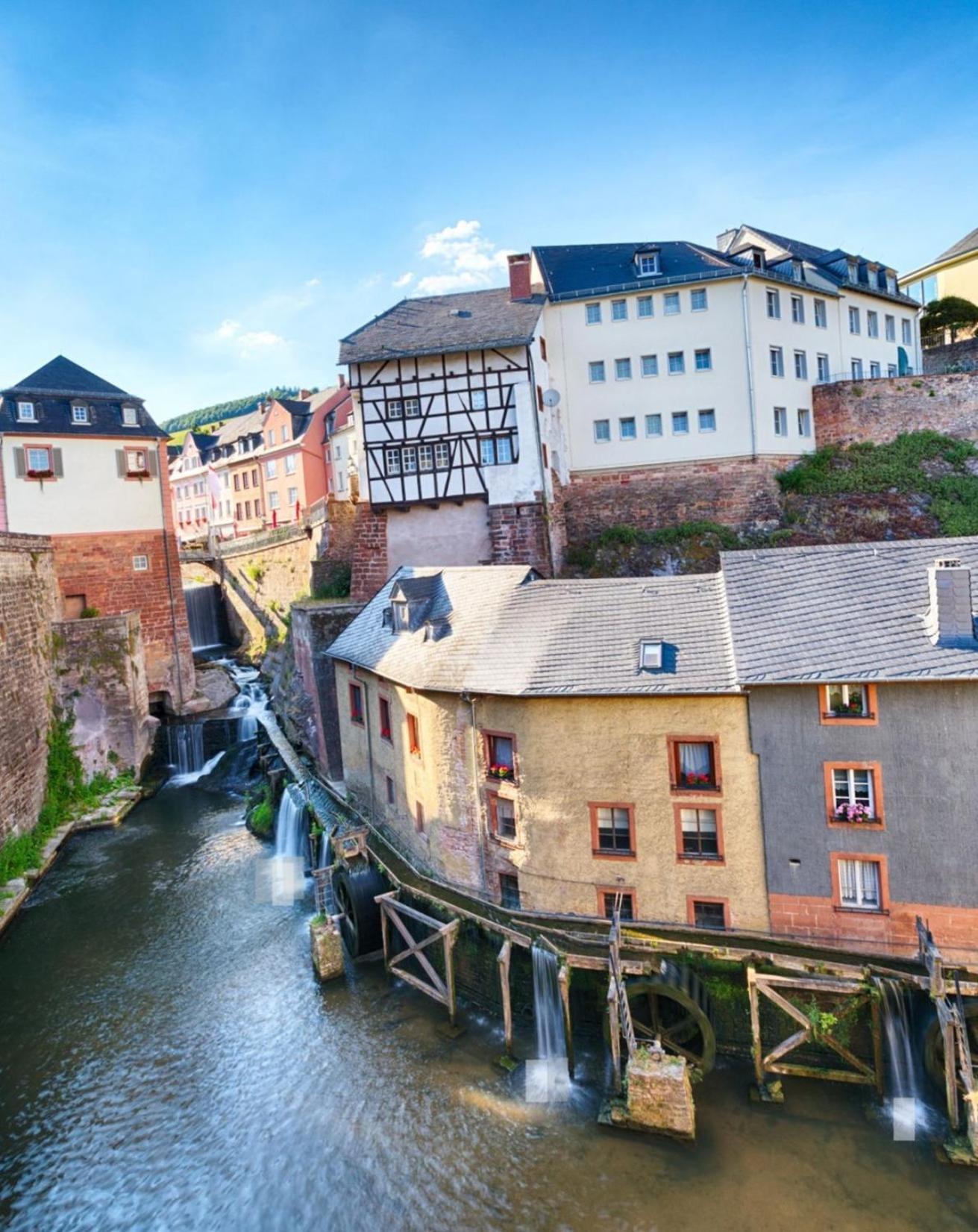 Luxurioese Ferienwohnung Mit Wellness Oase Saarburg Exteriör bild