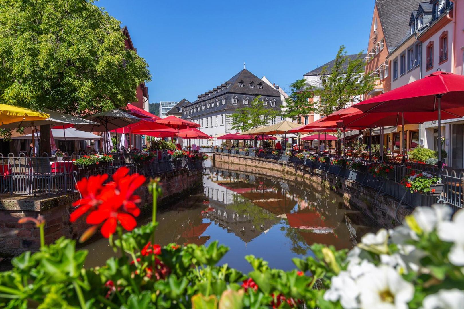 Luxurioese Ferienwohnung Mit Wellness Oase Saarburg Exteriör bild